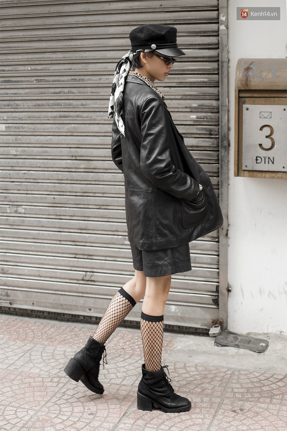 Street style 2 miền: các bạn trẻ cùng lăng xê cho loạt xu hướng hot, set đồ nào cũng trendy và nổi bần bật - Ảnh 8. Street style 2 miền: các bạn trẻ cùng lăng xê cho loạt xu hướng hot, set đồ nào cũng trendy và nổi bần bật - Ảnh 8.