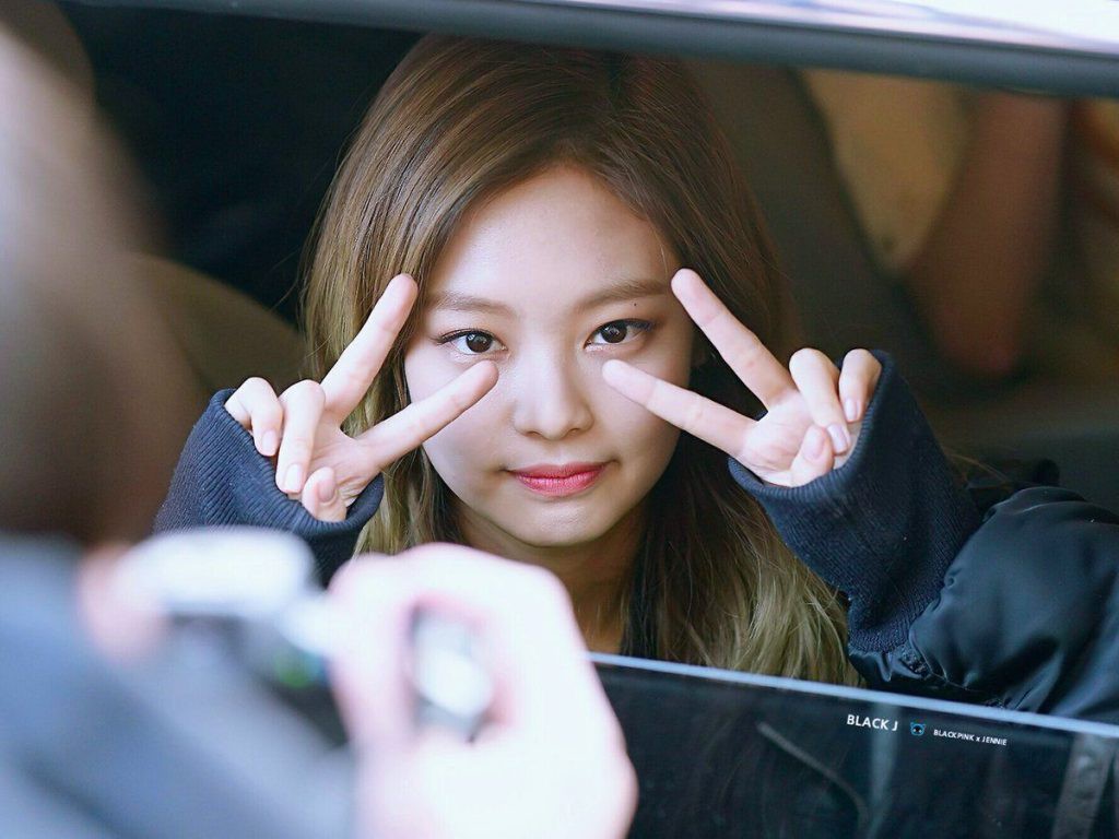 Cứ chảnh và vênh trên màn ảnh thế thôi, đây mới là hình ảnh của Jennie (Black Pink) ngoài đời thực! - Ảnh 11. Cứ chảnh và vênh trên màn ảnh thế thôi, đây mới là hình ảnh của Jennie (Black Pink) ngoài đời thực! - Ảnh 11.