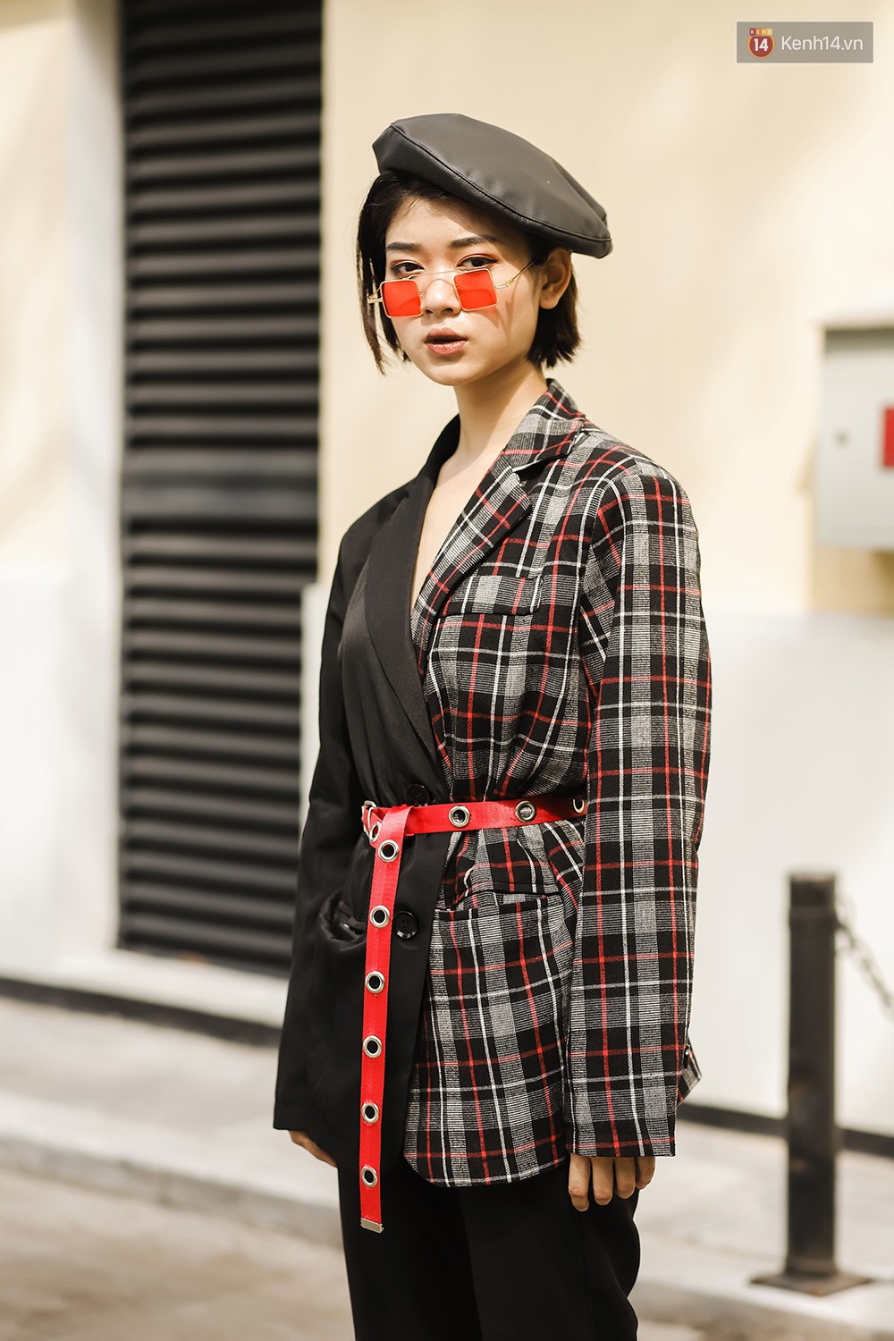 Street style 2 miền: các bạn trẻ cùng lăng xê cho loạt xu hướng hot, set đồ nào cũng trendy và nổi bần bật - Ảnh 11. Street style 2 miền: các bạn trẻ cùng lăng xê cho loạt xu hướng hot, set đồ nào cũng trendy và nổi bần bật - Ảnh 11.