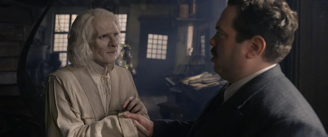 Soi mỏi mắt không hết “trứng phục sinh” trong thế giới phù thuỷ của Fantastic Beasts 2 - Ảnh 6. Soi mỏi mắt không hết “trứng phục sinh” trong thế giới phù thuỷ của Fantastic Beasts 2 - Ảnh 6.