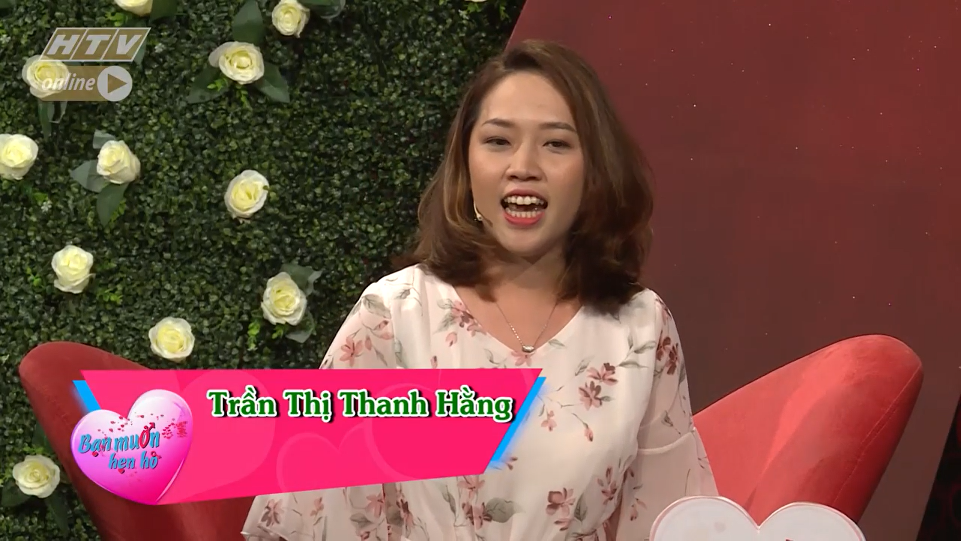 BMHH: 2 MC bị hắt hủi, đôi trai gái tự tìm hiểu tự bấm bút trong tiếng hò reo của khán giả - Ảnh 2. BMHH: 2 MC bị hắt hủi, đôi trai gái tự tìm hiểu tự bấm bút trong tiếng hò reo của khán giả - Ảnh 2.