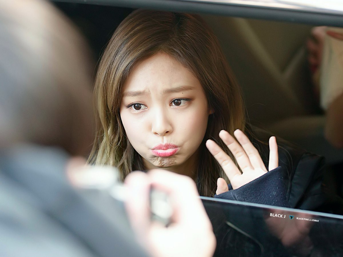 Cứ chảnh và vênh trên màn ảnh thế thôi, đây mới là hình ảnh của Jennie (Black Pink) ngoài đời thực! - Ảnh 10. Cứ chảnh và vênh trên màn ảnh thế thôi, đây mới là hình ảnh của Jennie (Black Pink) ngoài đời thực! - Ảnh 10.