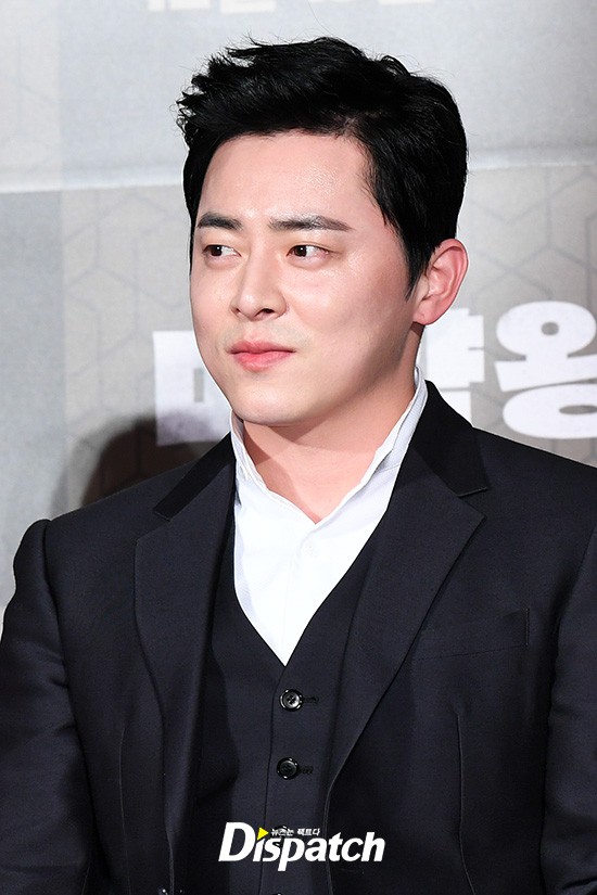 Lần đầu lộ diện sau khi cưới nữ ca sĩ Hậu duệ mặt trời, Jo Jung Suk thay đổi hẳn bên ảnh hậu nhà tài phiệt - Ảnh 3.