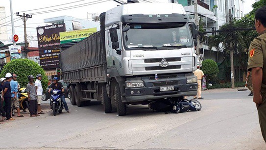 Hai mẹ con thương vong trên đường đi đám cưới về - Ảnh 1.