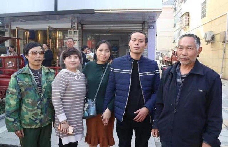 Người đàn ông đoàn tụ với gia đình sau 8 năm li biệt nhờ chăm chơi TikTok - Ảnh 5. Người đàn ông đoàn tụ với gia đình sau 8 năm li biệt nhờ chăm chơi TikTok - Ảnh 5.