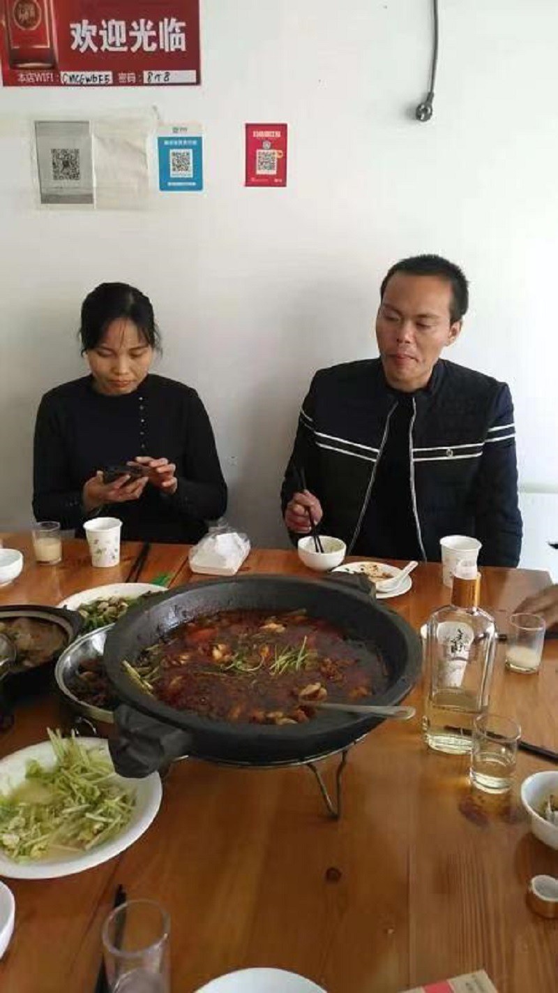 Người đàn ông đoàn tụ với gia đình sau 8 năm li biệt nhờ chăm chơi TikTok - Ảnh 4. Người đàn ông đoàn tụ với gia đình sau 8 năm li biệt nhờ chăm chơi TikTok - Ảnh 4.