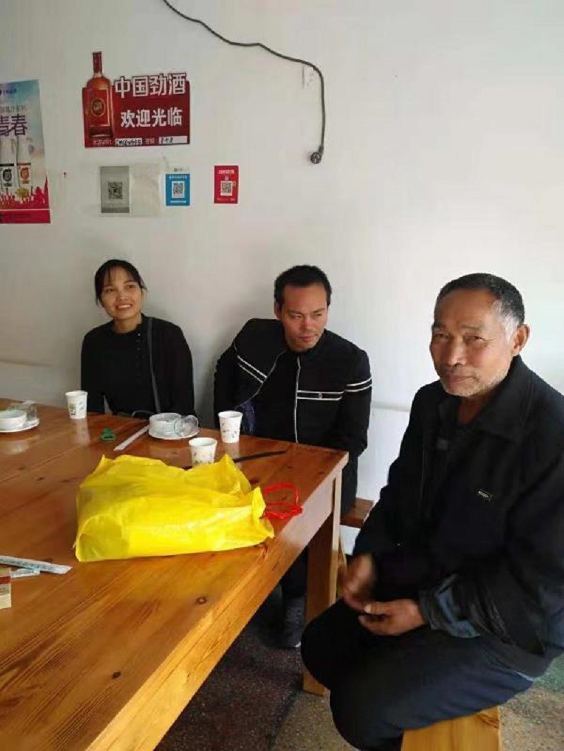 Người đàn ông đoàn tụ với gia đình sau 8 năm li biệt nhờ chăm chơi TikTok - Ảnh 3. Người đàn ông đoàn tụ với gia đình sau 8 năm li biệt nhờ chăm chơi TikTok - Ảnh 3.