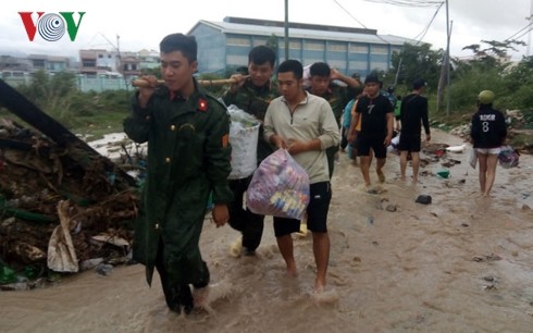 Sắp có cơn bão mới nguy hiểm hơn bão số 8 đổ bộ vào Khánh Hòa - Ảnh 1.