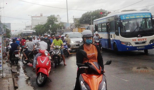 Nha Trang: Mưa lũ và sạt lở núi khiến 14 người chết - Ảnh 3.