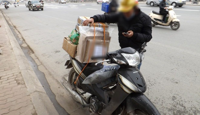 Khách đặt mua hàng 4 triệu, nhận về đôi giày bẩn và 1 hộp sữa: Các shop online đồng loạt cảnh báo hành vi lừa đảo của shipper - Ảnh 8. Khách đặt mua hàng 4 triệu, nhận về đôi giày bẩn và 1 hộp sữa: Các shop online đồng loạt cảnh báo hành vi lừa đảo của shipper - Ảnh 8.