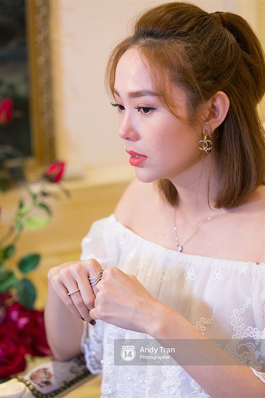 Phản ứng của sao Việt khi chạm mặt “kẻ thù”: Người gượng gạo chụp ảnh chung, người quay lưng bỏ đi như chưa từng quen biết - Ảnh 4.