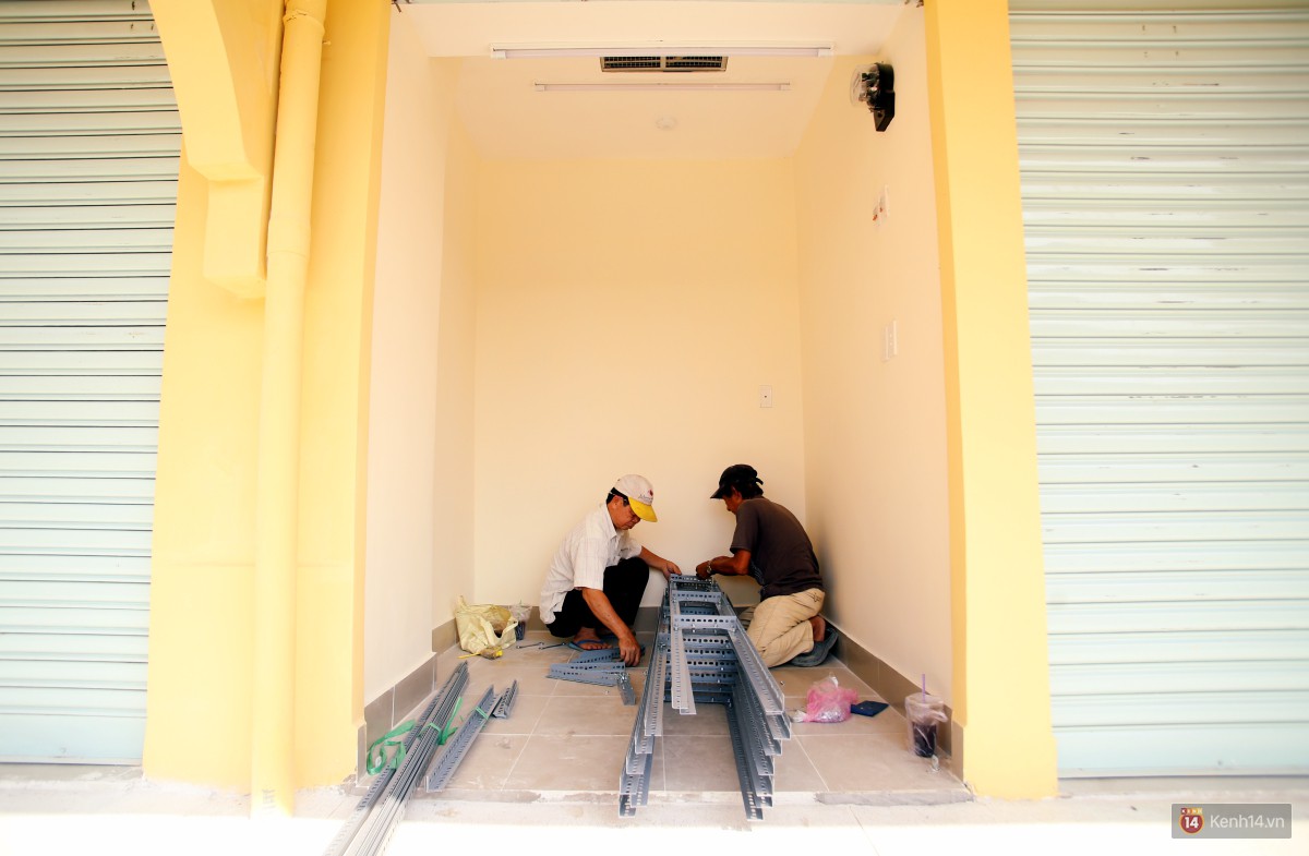 Chợ Lớn gần 100 tuổi ở Sài Gòn chính thức mở cửa trở lại sau 2 năm sửa chữa, tiểu thương vui mừng đến nhận sạp - Ảnh 5. Chợ Lớn gần 100 tuổi ở Sài Gòn chính thức mở cửa trở lại sau 2 năm sửa chữa, tiểu thương vui mừng đến nhận sạp - Ảnh 5.
