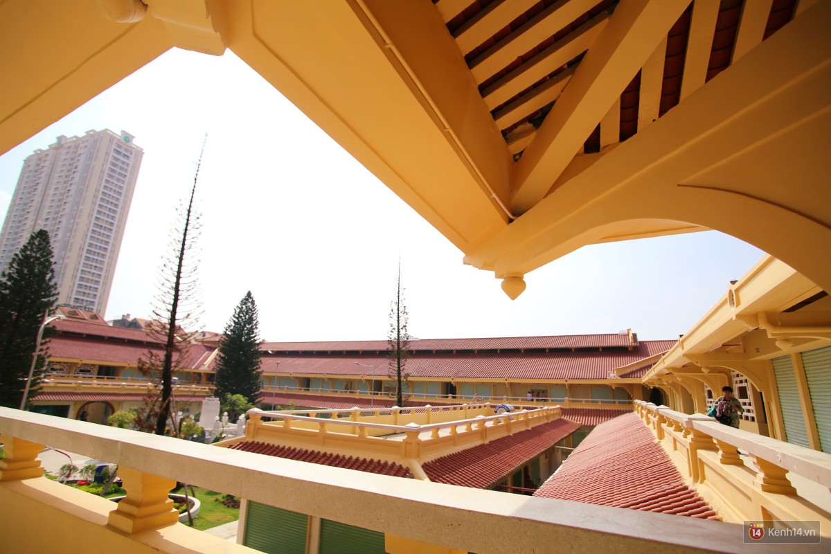 Chợ Lớn gần 100 tuổi ở Sài Gòn chính thức mở cửa trở lại sau 2 năm sửa chữa, tiểu thương vui mừng đến nhận sạp - Ảnh 9. Chợ Lớn gần 100 tuổi ở Sài Gòn chính thức mở cửa trở lại sau 2 năm sửa chữa, tiểu thương vui mừng đến nhận sạp - Ảnh 9.