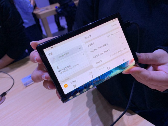 Smartphone m&agrave;n h&igrave;nh gập đầu ti&ecirc;n tr&ecirc;n thế giới - FlexPai - cận cảnh tr&ocirc;ng ảo đến nhường n&agrave;o? - Ảnh 4.
