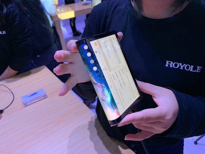 Smartphone m&agrave;n h&igrave;nh gập đầu ti&ecirc;n tr&ecirc;n thế giới - FlexPai - cận cảnh tr&ocirc;ng ảo đến nhường n&agrave;o? - Ảnh 5.