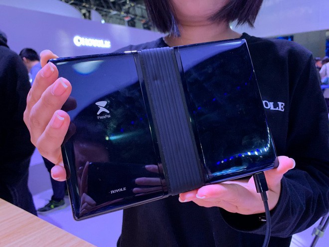 Smartphone m&agrave;n h&igrave;nh gập đầu ti&ecirc;n tr&ecirc;n thế giới - FlexPai - cận cảnh tr&ocirc;ng ảo đến nhường n&agrave;o? - Ảnh 2.