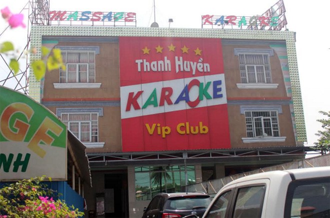 Gần 70 nam nữ phê ma túy trong quán karaoke lúc rạng sáng - Ảnh 2. Gần 70 nam nữ phê ma túy trong quán karaoke lúc rạng sáng - Ảnh 2.