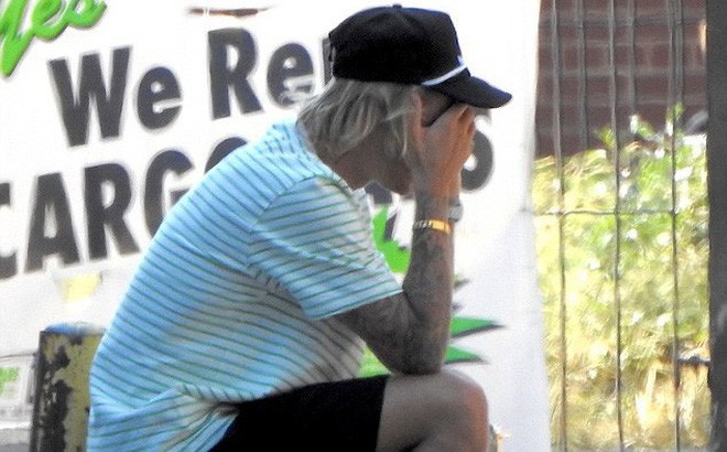 Justin Bieber bỗng ôm mặt khóc giữa quán bar vì Selena Gomez, Hailey ngồi cạnh không ngừng an ủi? - Ảnh 7.