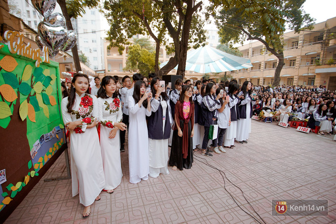 Trường Việt Đức chào mừng ngày 20/11: Đã mắt ngắm dàn nữ sinh xinh ngây ngất trong tà áo dài - Ảnh 8.