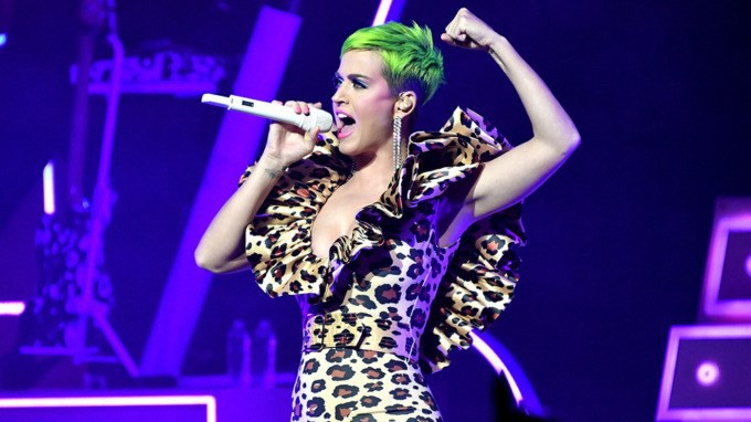 Top 10 nữ ca sĩ kiếm nhiều tiền nhất 2018: Taylor Swift hay Katy Perry là người giữ ngôi đầu bảng? - Ảnh 1. Top 10 nữ ca sĩ kiếm nhiều tiền nhất 2018: Taylor Swift hay Katy Perry là người giữ ngôi đầu bảng? - Ảnh 1.