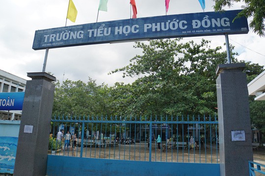 Nha Trang: Thầy cô đón 20-11 trong bùn, người chết vẫn tăng - Ảnh 4.