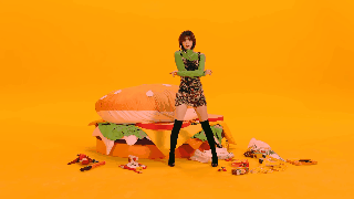 5 c&ocirc; n&agrave;ng EXID đ&atilde; tung MV giải đ&aacute;p cho diễn xuất buồn n&ocirc;n, đau đầu, kh&oacute;c l&oacute;c kỳ quặc trong teaser rồi đ&acirc;y! - Ảnh 3.