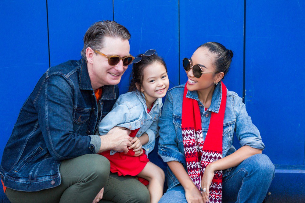 The new 4-year-old Doan Trang fashionista girl, with her parents to create a new image The new 4-year-old Doan Trang fashionista girl, with her parents to create a new image