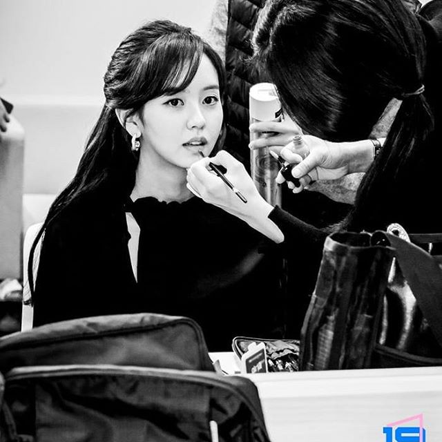 Sao nh&iacute; Kim So Hyun khoe nhan sắc đỉnh cao khi lần đầu dẫn dắt show thực tế - Ảnh 4.