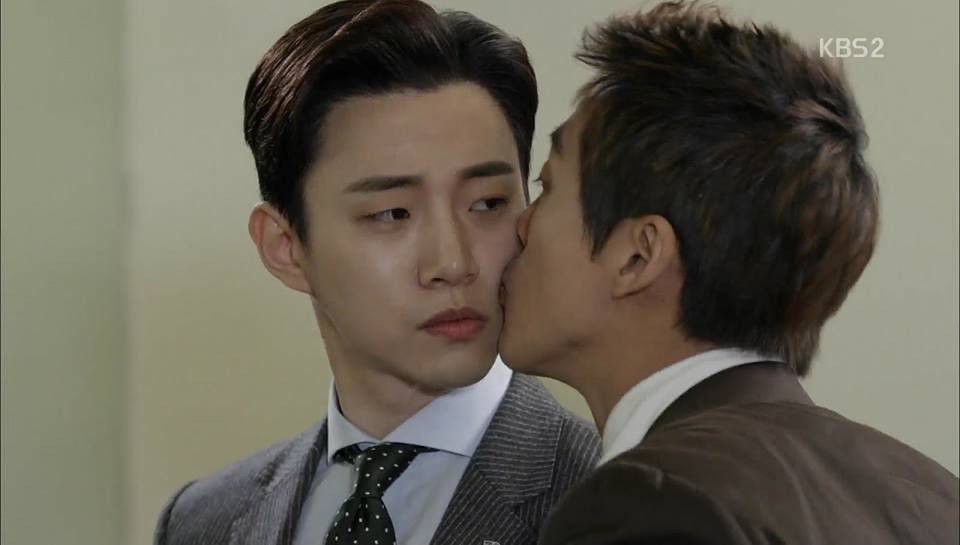 Lee Junho - Ngôi sao cần mẫn hoạt động nghệ thuật, chăm trồng cây cuối cùng cũng đến ngày hái quả - Ảnh 4. Lee Junho - Ngôi sao cần mẫn hoạt động nghệ thuật, chăm trồng cây cuối cùng cũng đến ngày hái quả - Ảnh 4.