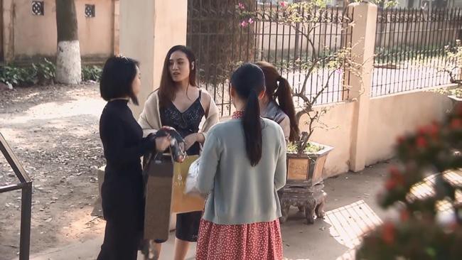 Quỳnh Búp Bê: Những khoảnh khắc ấn tượng trong phim Quỳnh Búp Bê - Ảnh 12. Quỳnh Búp Bê: Những khoảnh khắc ấn tượng trong phim Quỳnh Búp Bê - Ảnh 12.