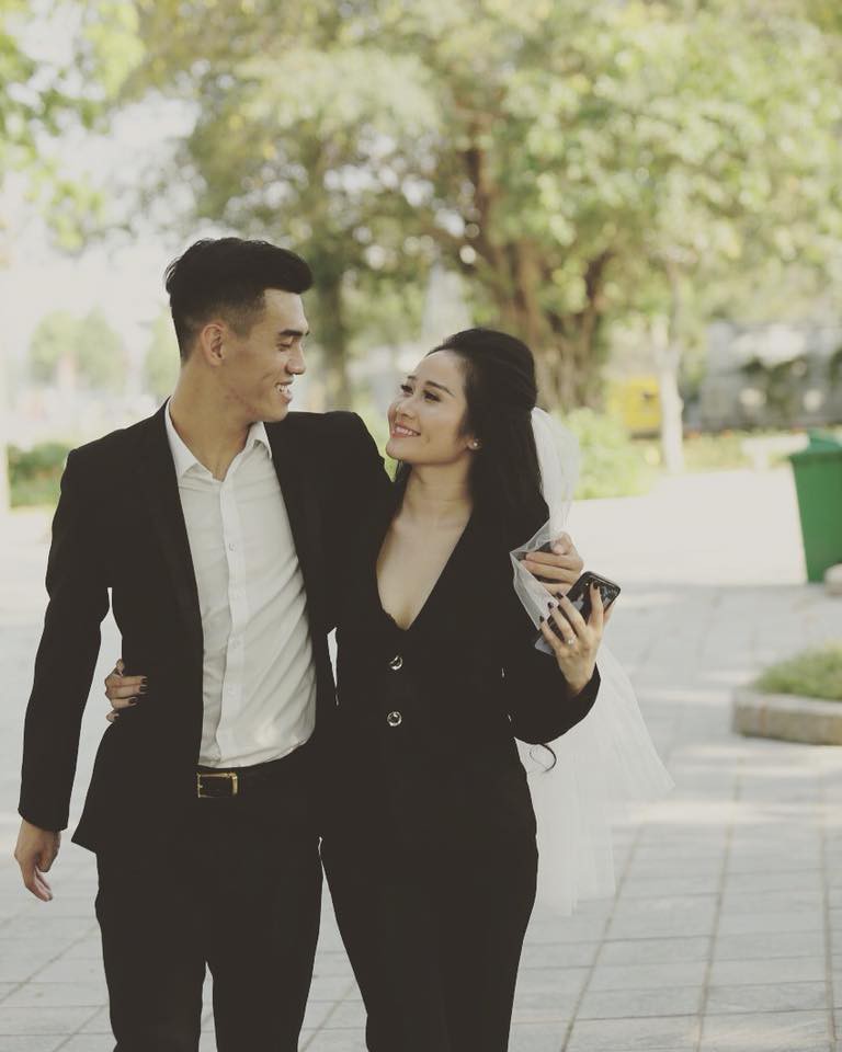 Bạn gái cầu thủ Tiến Linh: là giáo viên dạy múa và từng tham gia phim truyền hình - Ảnh 1. Bạn gái cầu thủ Tiến Linh: là giáo viên dạy múa và từng tham gia phim truyền hình - Ảnh 1.