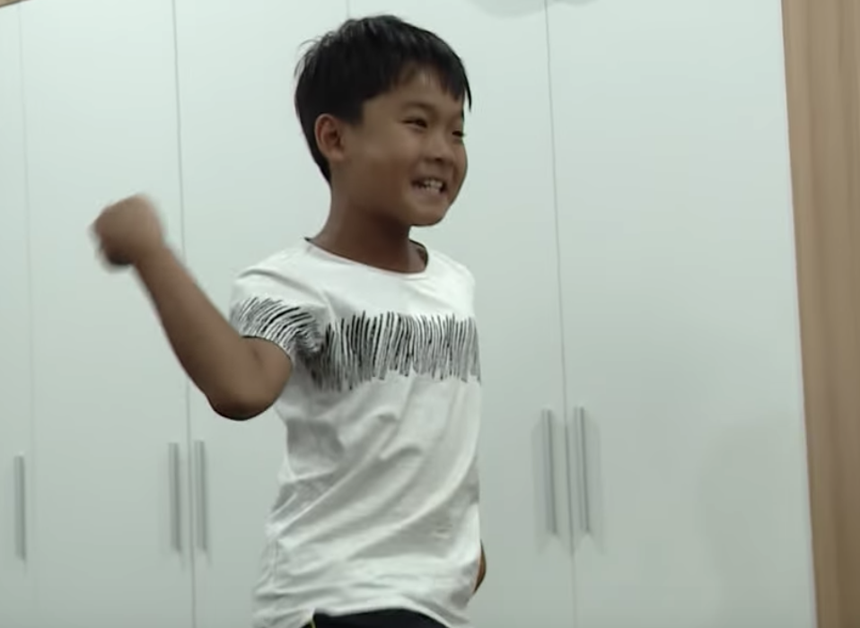 Thí sinh Cầu thủ nhí 2018 cũng tranh giường căng thẳng như các show thực tế người lớn - Ảnh 2. Thí sinh Cầu thủ nhí 2018 cũng tranh giường căng thẳng như các show thực tế người lớn - Ảnh 2.
