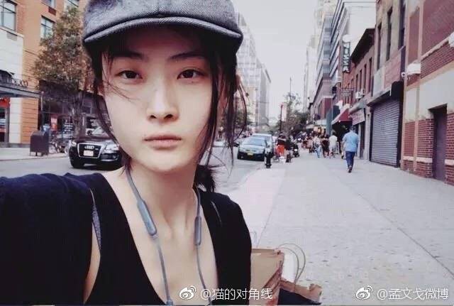 Netizen lùng sục thông tin về người mẫu đóng quảng cáo D&G gây tranh cãi, dấy lên làn sóng tẩy chay toàn Trung Quốc - Ảnh 12.