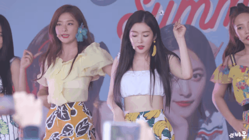 Những cô nàng hot nhất trong các girlgroup vì thái độ: Hết bị tố diễn hời hợt lại đến lườm nguýt đồng nghiệp - Ảnh 2. Những cô nàng hot nhất trong các girlgroup vì thái độ: Hết bị tố diễn hời hợt lại đến lườm nguýt đồng nghiệp - Ảnh 2.
