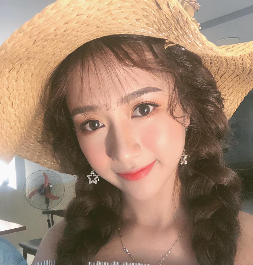Trốn việc đi xem Việt Nam đá, cô gái xinh đẹp chiếm spotlight chỉ nhờ 1 tấm ảnh - Ảnh 7. Trốn việc đi xem Việt Nam đá, cô gái xinh đẹp chiếm spotlight chỉ nhờ 1 tấm ảnh - Ảnh 7.