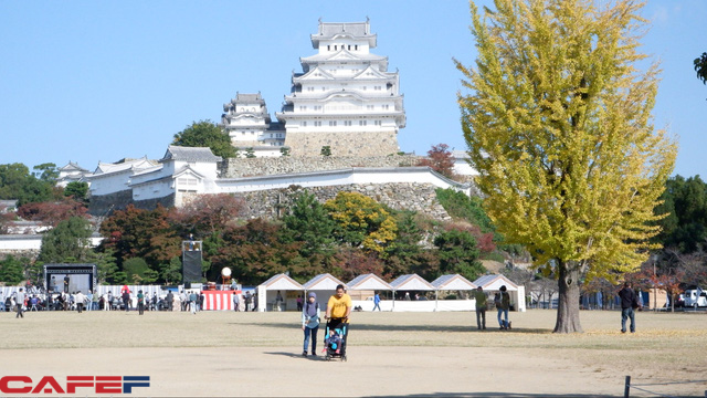 Himeji - Lâu đài hạc trắng không thể bỏ qua khi du lịch đến Nhật Bản  - Ảnh 1.