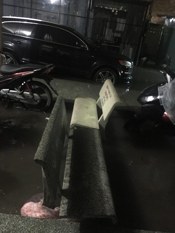 Chu đáo như FC Mỹ Tâm: Biết thần tượng đang ốm, fan đội mưa bão xây cầu để tiện di chuyển sau đêm nhạc - Ảnh 3. Chu đáo như FC Mỹ Tâm: Biết thần tượng đang ốm, fan đội mưa bão xây cầu để tiện di chuyển sau đêm nhạc - Ảnh 3.