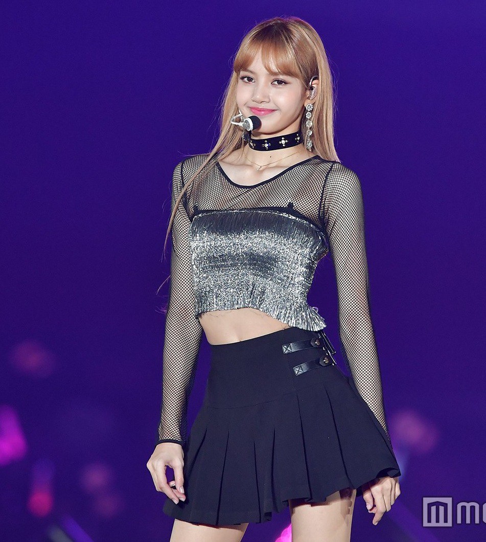 Triệu Lộ Tư và Lisa (BlackPink) đụng hàng trang phục, ai đẹp hơn?