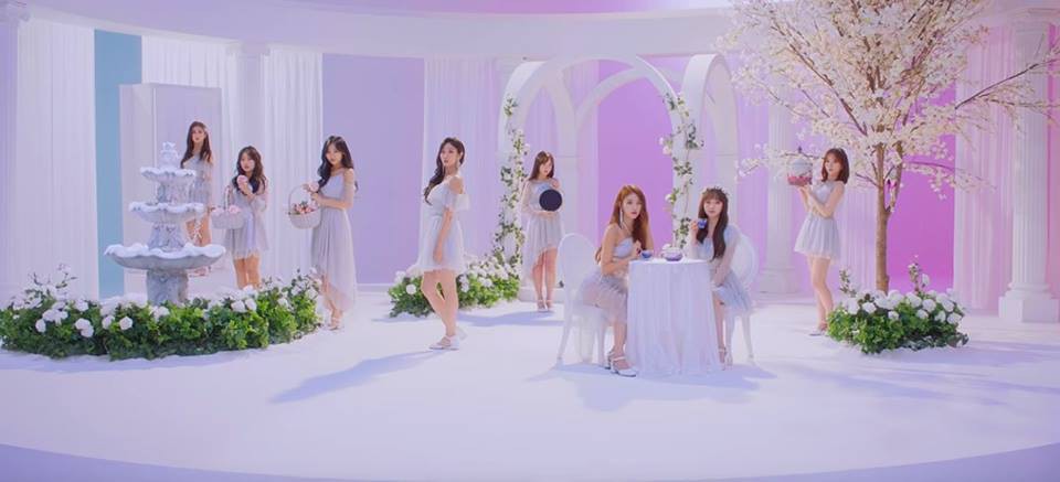 Kpop đầu tuần: Ngộp với 4 MV được ra mắt trong cùng một ngày - Ảnh 7. Kpop đầu tuần: Ngộp với 4 MV được ra mắt trong cùng một ngày - Ảnh 7.