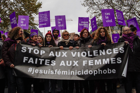 Dòng người áo tím trong Ngày Quốc tế chống nạn bạo hành phụ nữ ở châu Âu - Ảnh 1.