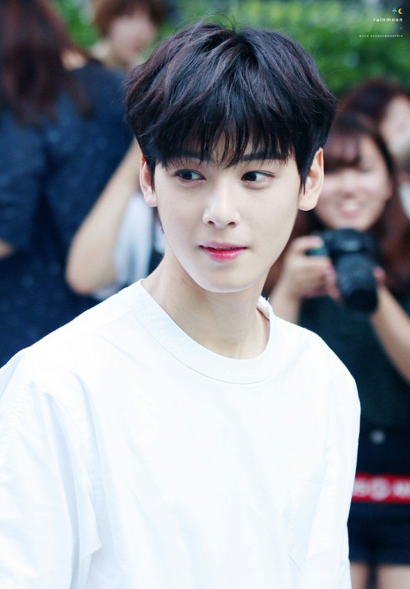 Đẹp trai quá cũng khổ: Mỹ nam Cha Eunwoo than thở khi làm ca sĩ mà toàn được hỏi về ngoại hình - Ảnh 3. Đẹp trai quá cũng khổ: Mỹ nam Cha Eunwoo than thở khi làm ca sĩ mà toàn được hỏi về ngoại hình - Ảnh 3.