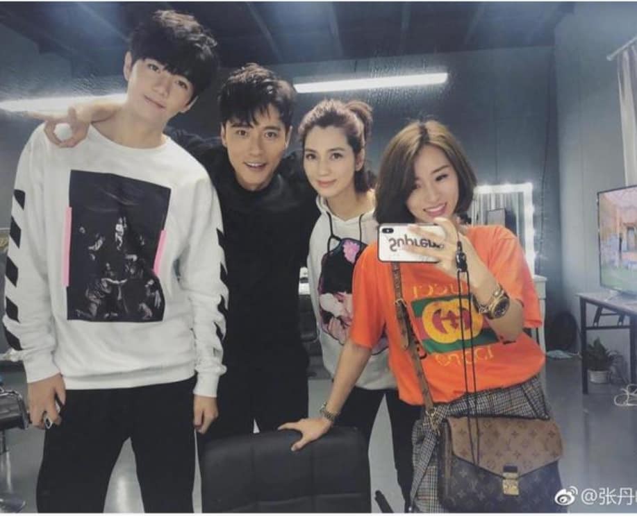 2 thí sinh 17 tuổi chưa debut khiến Cbiz xôn xao: Người con nhà nòi, kẻ em trai thiếu gia khét tiếng Vương Tư Thông - Ảnh 7.