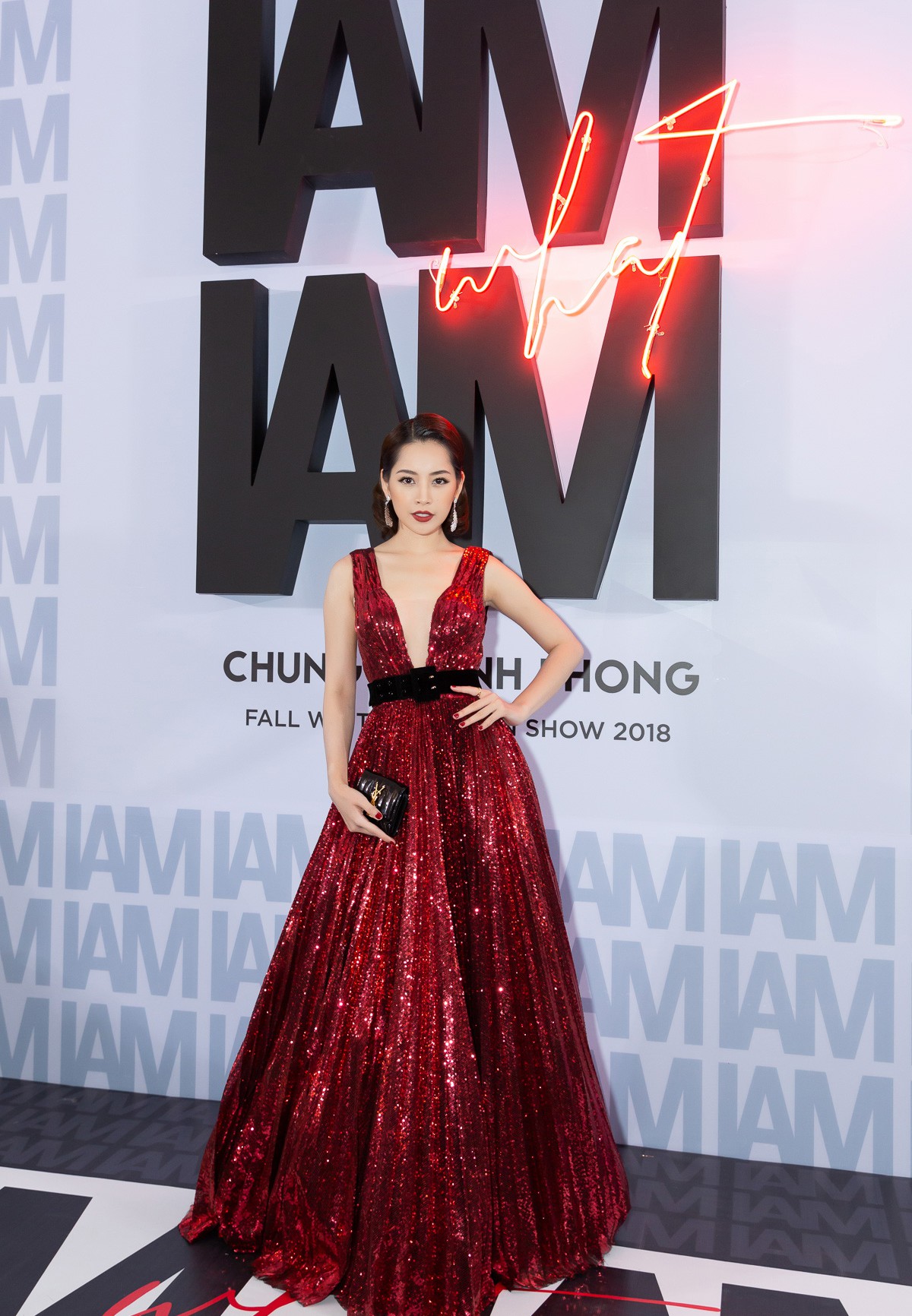Thảm đỏ show Chung Thanh Phong: Khả Ngân thử style lạ, Quỳnh Anh Shyn giật giũ như chim sẻ đi mưa - Ảnh 3. Thảm đỏ show Chung Thanh Phong: Khả Ngân thử style lạ, Quỳnh Anh Shyn giật giũ như chim sẻ đi mưa - Ảnh 3.