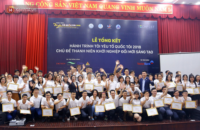 Hơn 100 bạn trẻ hào hứng nhận giấy chứng nhận tham gia hành trình “Tôi yêu Tổ quốc tôi 2018 - Ảnh 5.