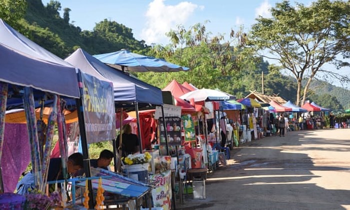Hang động Thái Lan nơi đội bóng đá thiếu niên bị mắc kẹt trở thành điểm du lịch nổi tiếng - Ảnh 2. Hang động Thái Lan nơi đội bóng đá thiếu niên bị mắc kẹt trở thành điểm du lịch nổi tiếng - Ảnh 2.