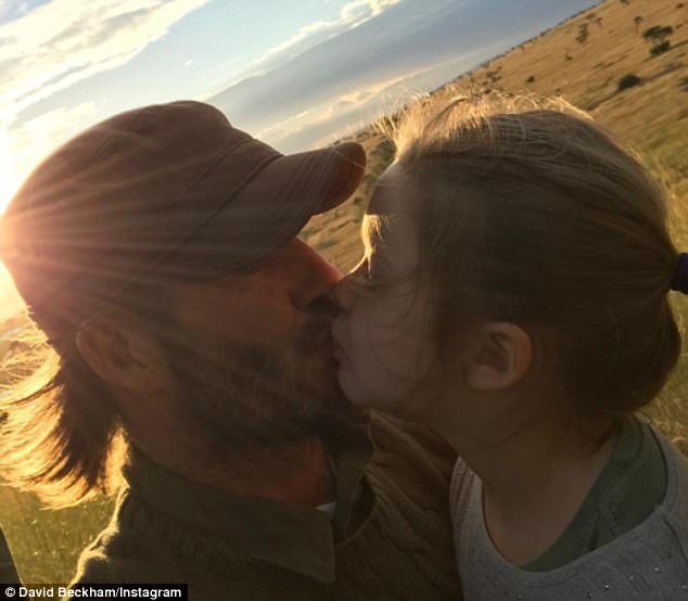 Nụ hôn môi của David Beckham với con gái làm cả cư dân mạng lẫn các sao tranh cãi nảy lửa - Ảnh 13.