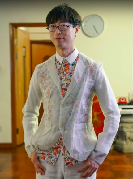 Nam giáo sư Hong Kong thích mặc váy, trang điểm khi đi dạy: Người ta bảo tôi là gay nhưng tôi không khó chịu - Ảnh 8.