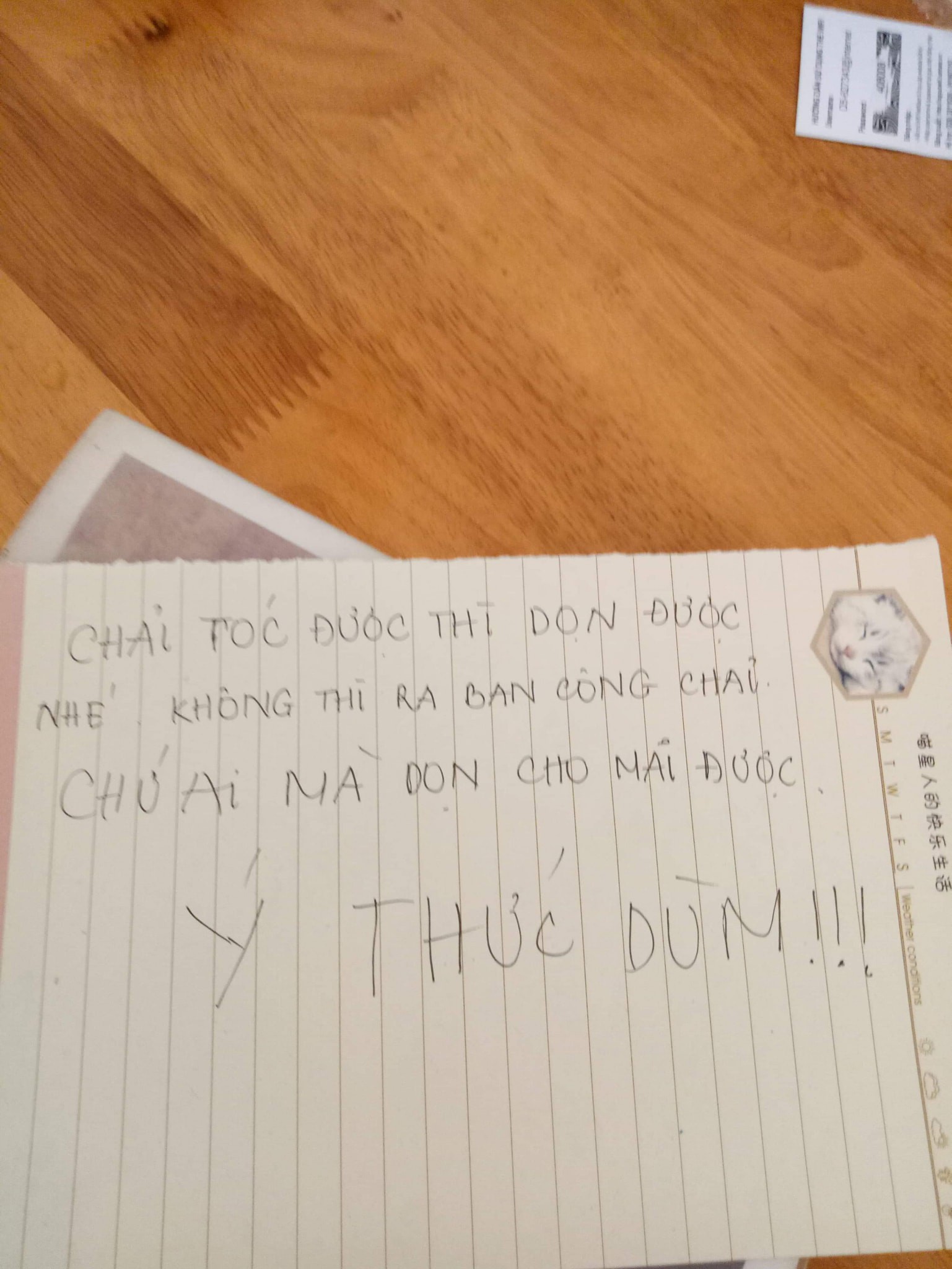 Khi con gái ở trọ cùng nhau: Ra ngoài lồng lộn phấn son, về nhà chải tóc tắc hết bồn rửa, lau son giấy vứt khắp nơi - Ảnh 4. Khi con gái ở trọ cùng nhau: Ra ngoài lồng lộn phấn son, về nhà chải tóc tắc hết bồn rửa, lau son giấy vứt khắp nơi - Ảnh 4.