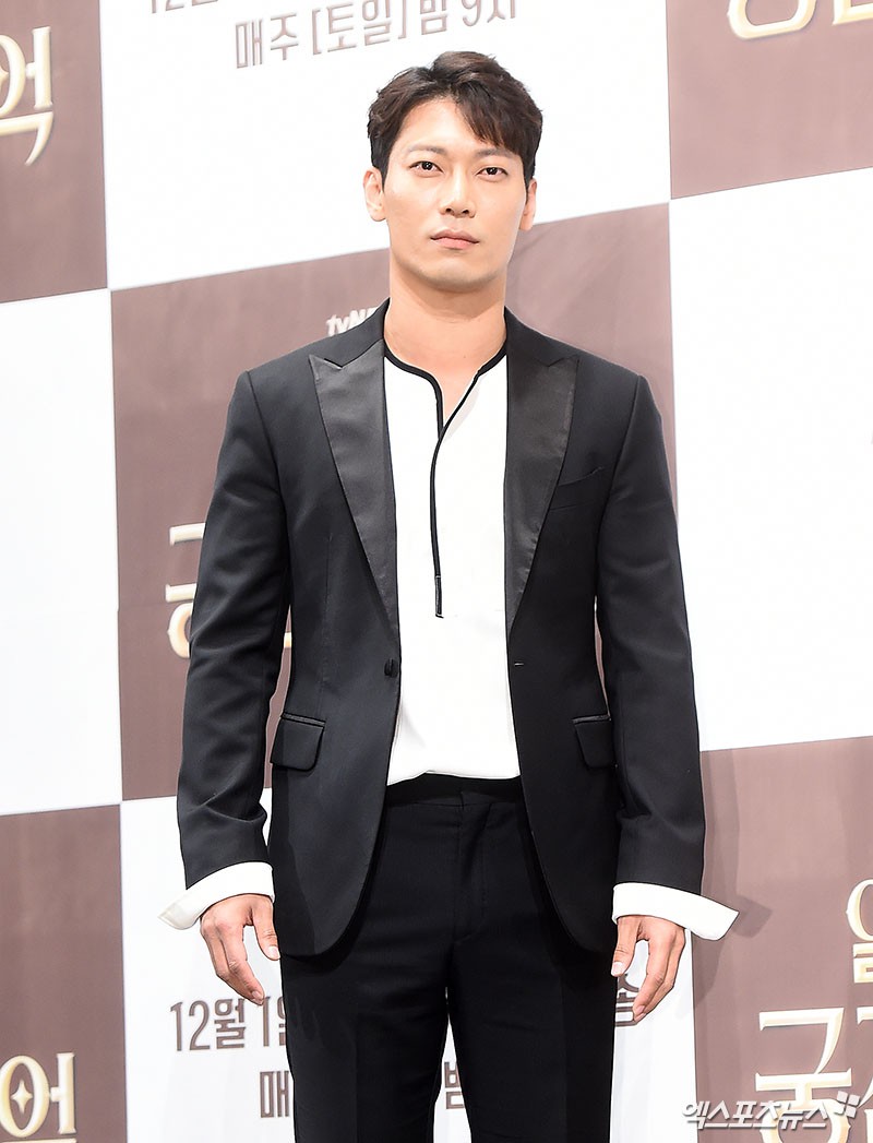 Park Shin Hye is more beautiful after rehabilitating her, giving her a lively actress Hyun Bin at the event - Picture 17. Park Shin Hye is more beautiful after rehabilitating her, giving her a lively actress Hyun Bin at the event - Picture 17.