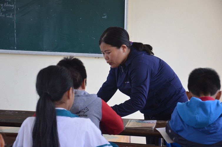 The teacher took 231 class slashes, hoping for the family generous forgiveness - Picture 1. The teacher took 231 class slashes, hoping for the family generous forgiveness - Picture 1.